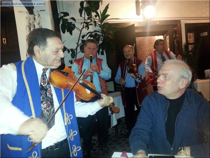 Budapest, 2 Jews singing & playing.jpg
