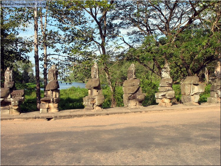 Angkor Thom bridge detail 2d.jpg