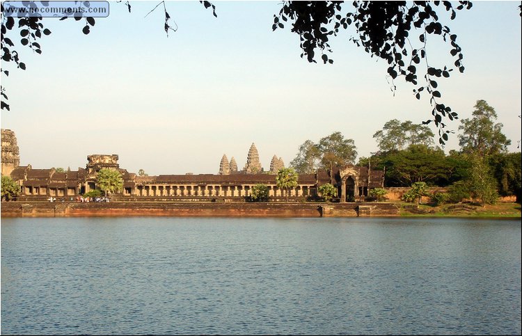 Angkor Wat 5 towers.JPG