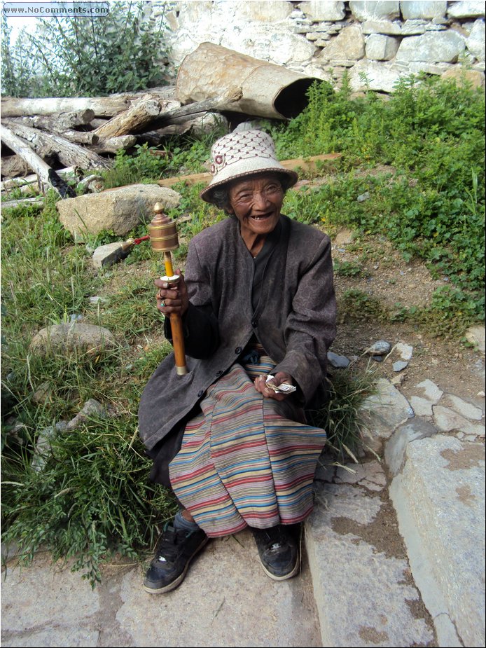 Drepung Monastery beggar.JPG