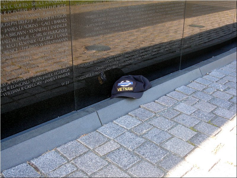 DC - Vietnam War Memorial 0.JPG