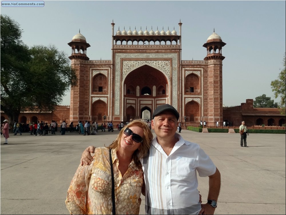 02 Agra Taj Mahal entry.JPG