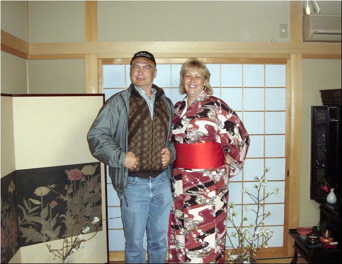 Susanne in  kimono 3.JPG