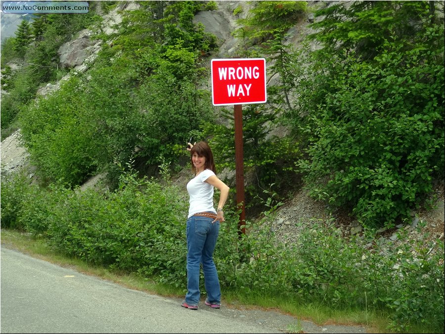 Wrong Hole!!! sign.JPG