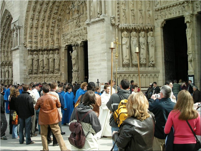 Notre Dame Easter1.jpg