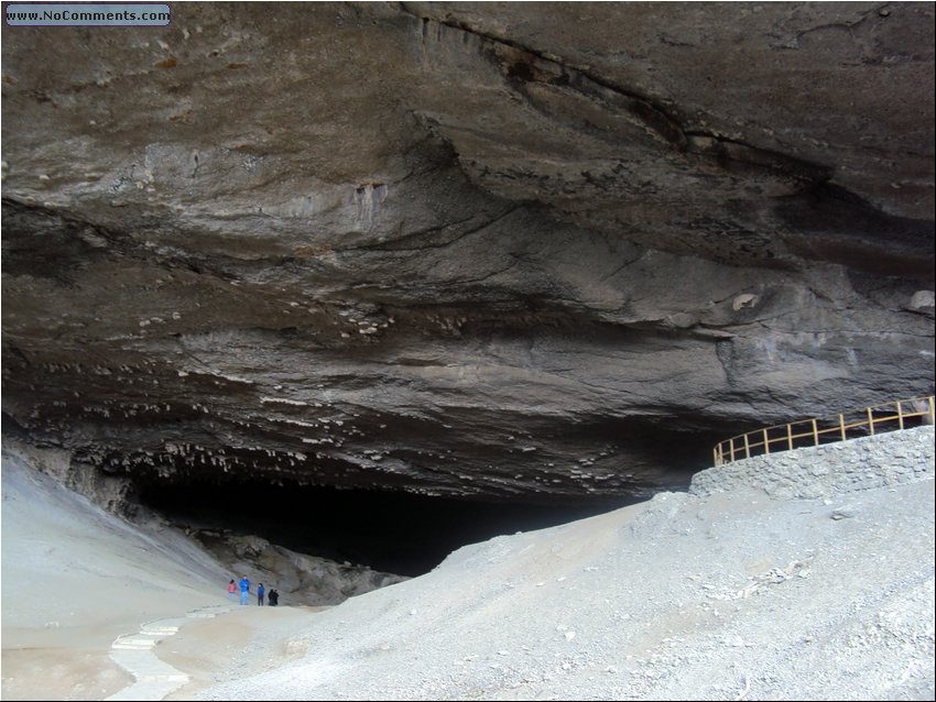 Torres_del_Paine Milodon Cave 4a.JPG