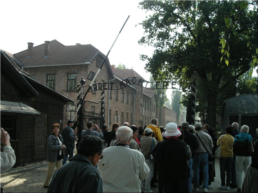 Auschwitz 1.jpg