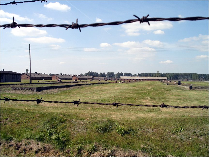 Auschwitz-Birkenau4.jpg