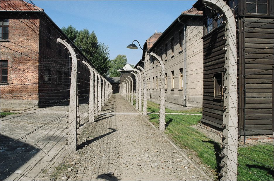 Auschwitz17.jpg