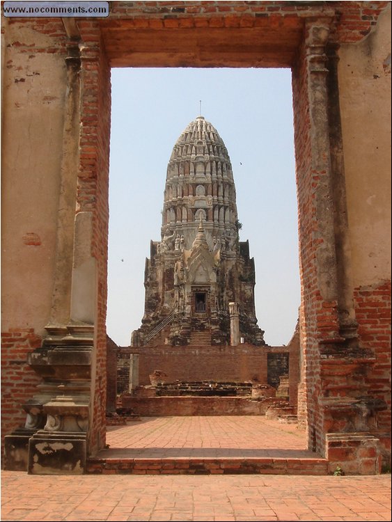 Ayutthaya - Wat Ratcha Burana 3a.JPG