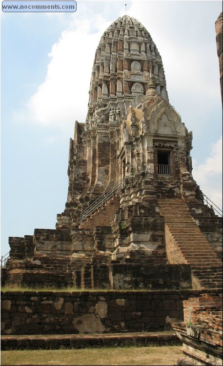 Ayutthaya - Wat Ratcha Burana 4.jpg