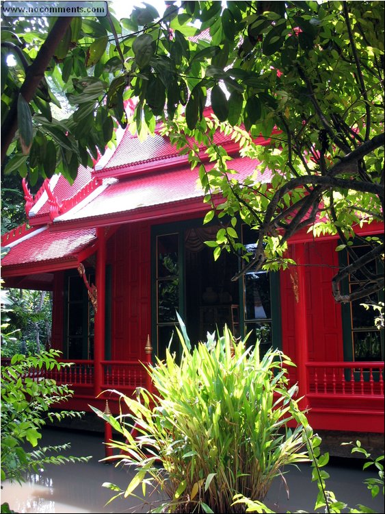 Prasart Museum Garden Chinese Temple.jpg