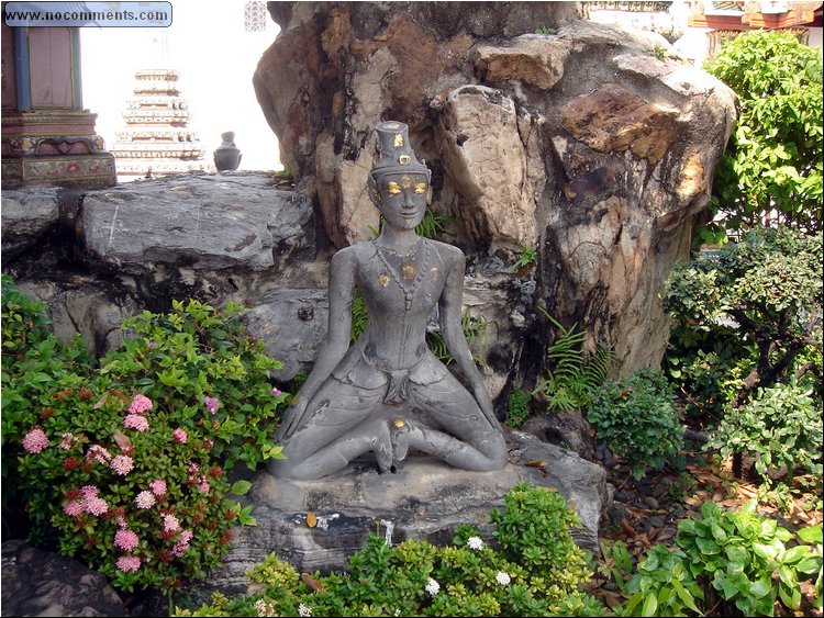 Wat Po Yoga sculpture 2.JPG
