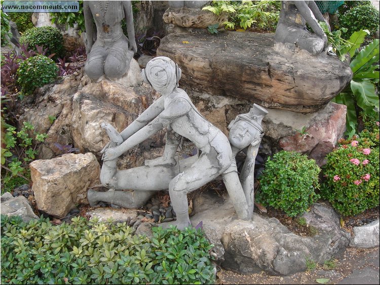 Wat Po Yoga sculpture 4.JPG