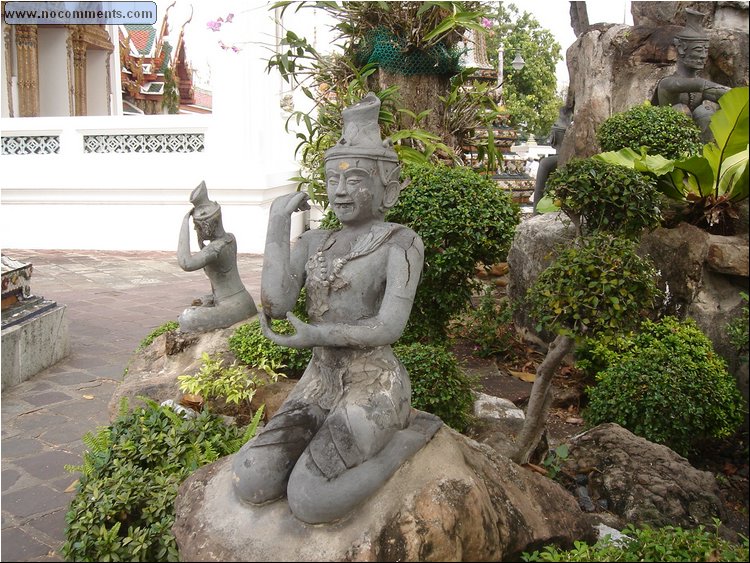 Wat Po Yoga sculpture 7.JPG