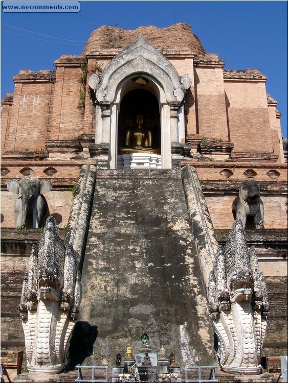 Temple - Nagas detail 2 - Chiang Mai.JPG