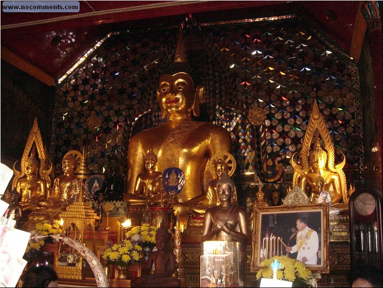 Wat Phrathat Doi Suthep - golden Buddhas.JPG