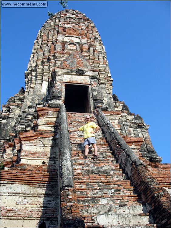 Ayutthaya - ruins Prang.jpg