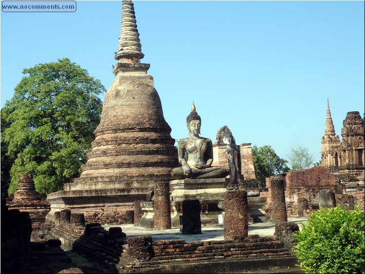 Sukhothai ruins - 1.JPG