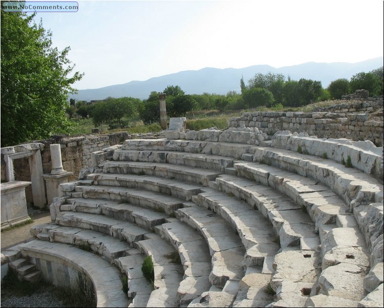 Aphrodisias theater 2a.jpg