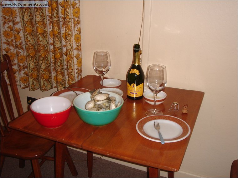 Champagne and Steamers.JPG