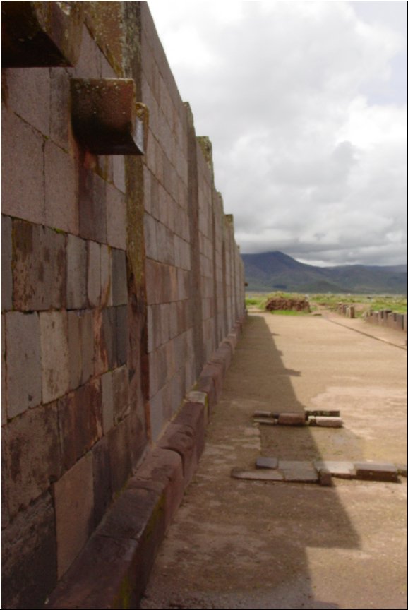 Tiwanaku 019.jpg