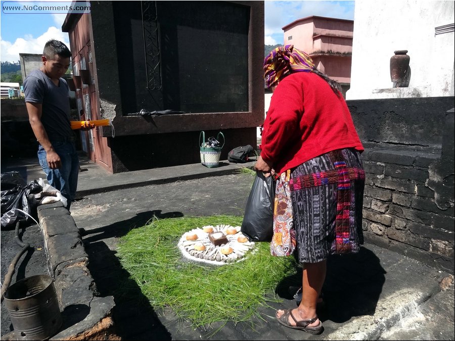 Chichicastenango Cemetery 20a.JPG